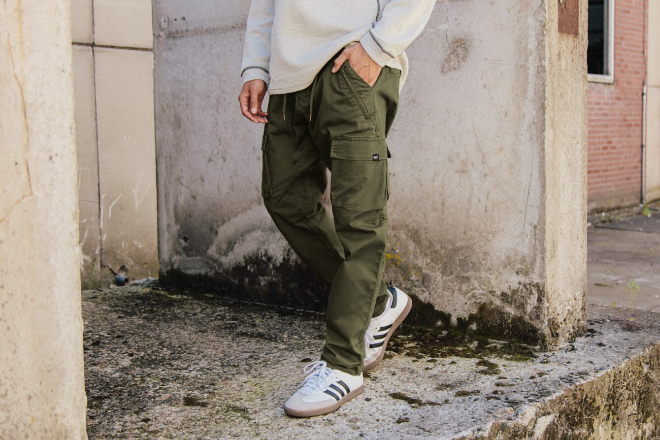 Shape-Cargo-Olive-Space-Longsleeve-Black-White-Melange-Beanie-Orange-17