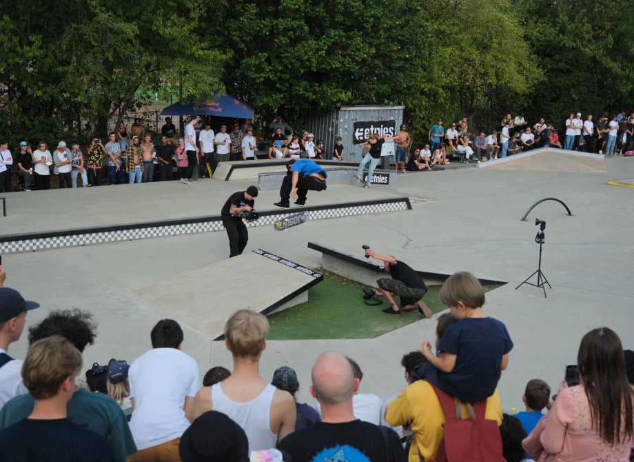 Etnies Demo pics 