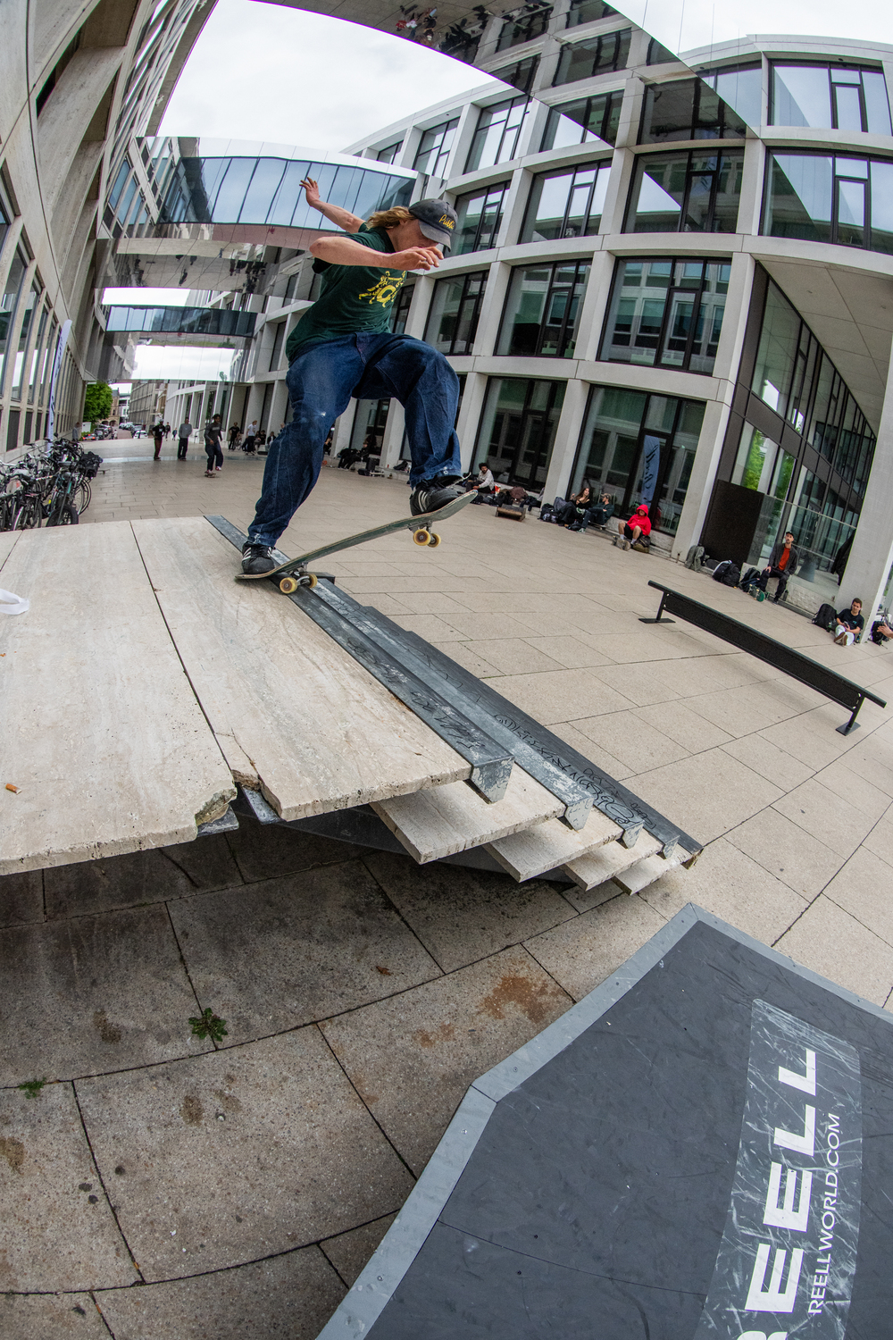 Reell-Arnhem-Sunday-Skate-Session-King-van-de-ban-180-nosegrind