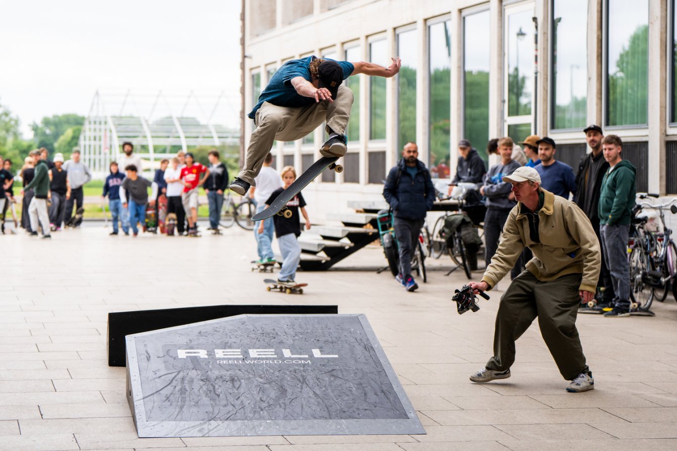 Reell-Arnhem-Sunday-Skate-Session-Provinciehuis-ewoud-breukink-shifty-kickflip