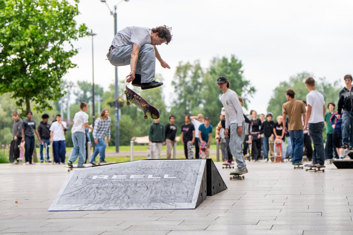 Reell-Arnhem-Sunday-Skate-Session-Provinciehuis-finn-van-elk-fs-shovit