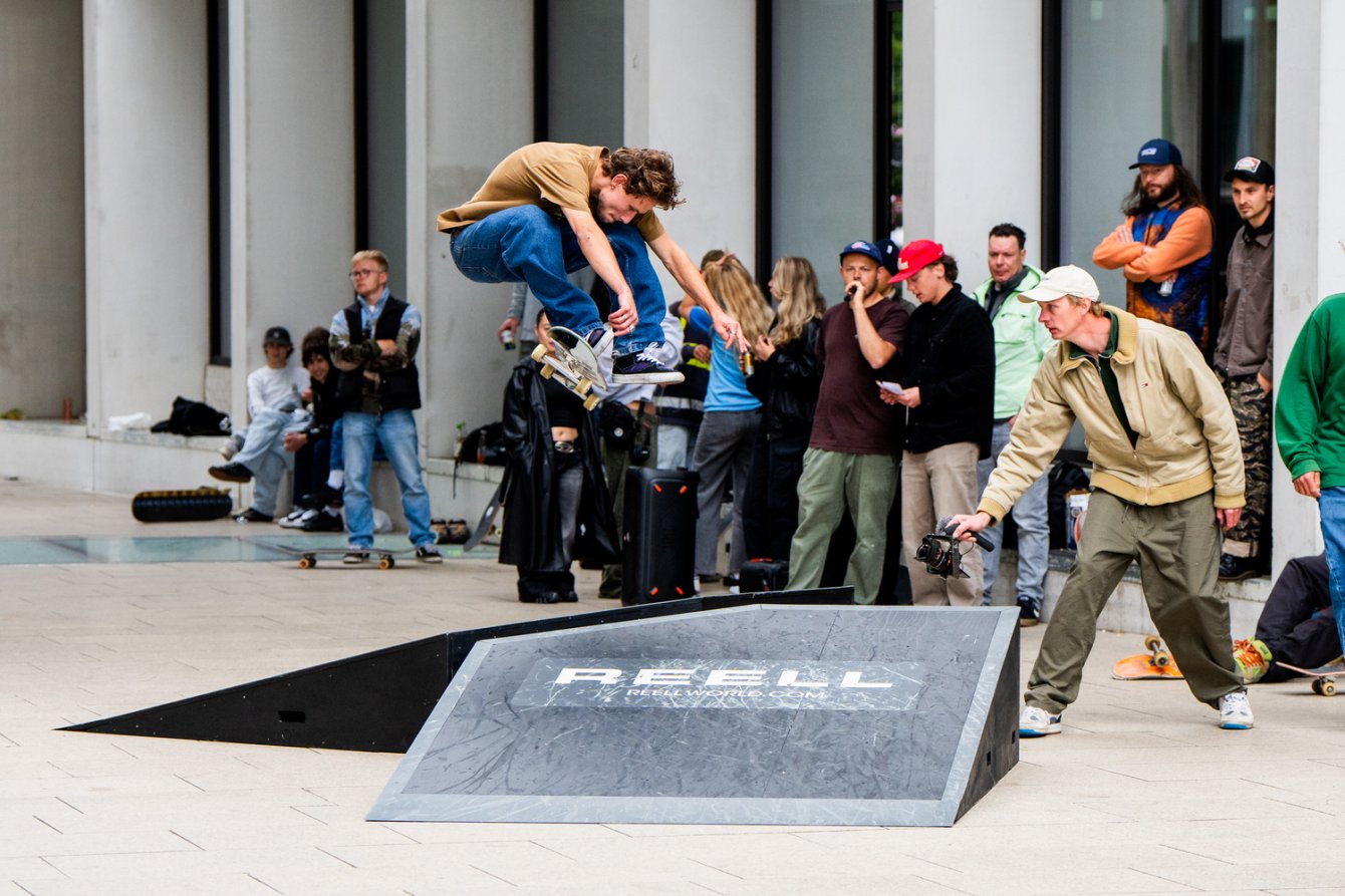 Reell-Arnhem-Sunday-Skate-Session-Provinciehuis-floris-peters-nollie-bigspin
