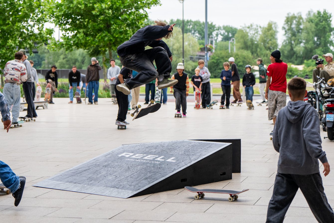 Reell-Arnhem-Sunday-Skate-Session-Provinciehuis-wisse-de-weerd-nollie-tre