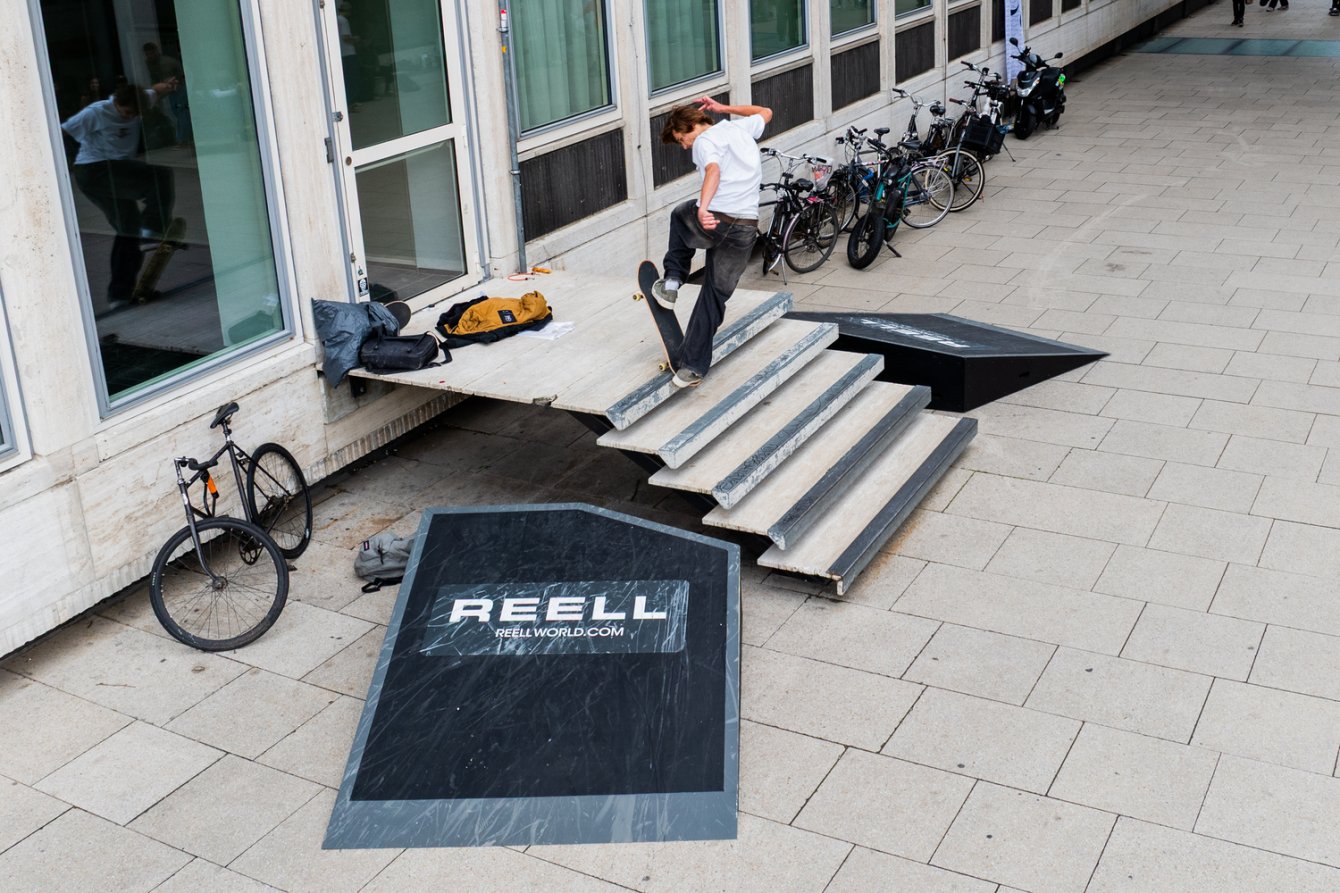Reell-Arnhem-Sunday-Skate-Session-Wisse-de-weerd-Frontside-bluntslide