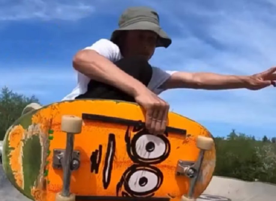 Sebi Hartung - Eggzilla Part