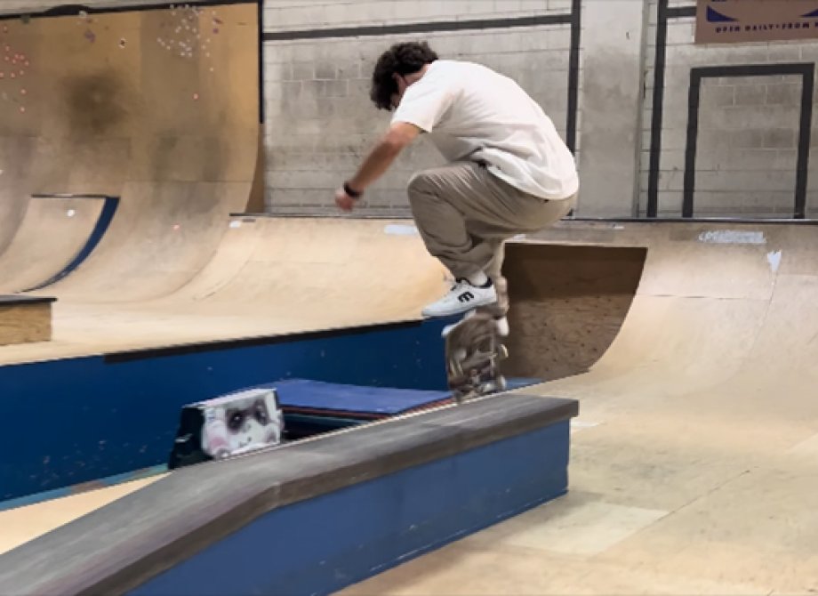 Douwe Macare - Skatepark Lines